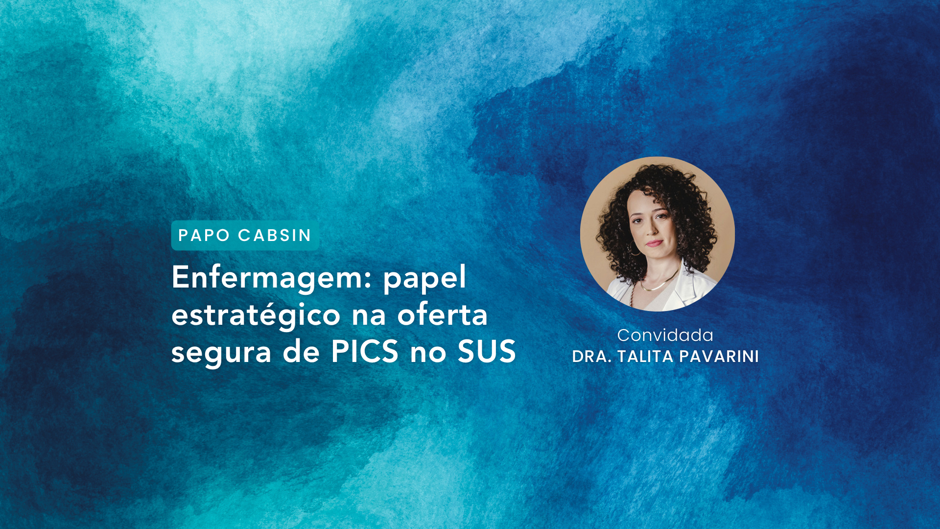 Enfermeira aplicando auriculoterapia em paciente, representando a oferta segura de PICS no SUS em ambiente clínico.